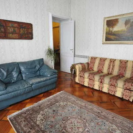 Bed & Breakfast Essiale Genoa